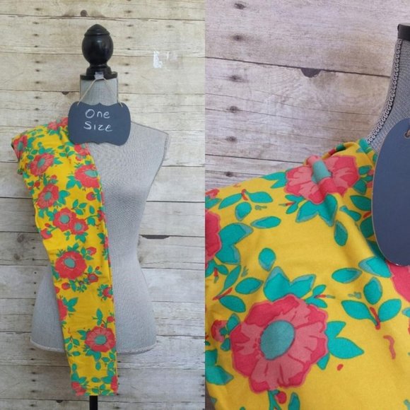 NWT OS One Size LuLaRoe Legging - Red Flowers on Yellow - Picture 1 of 1